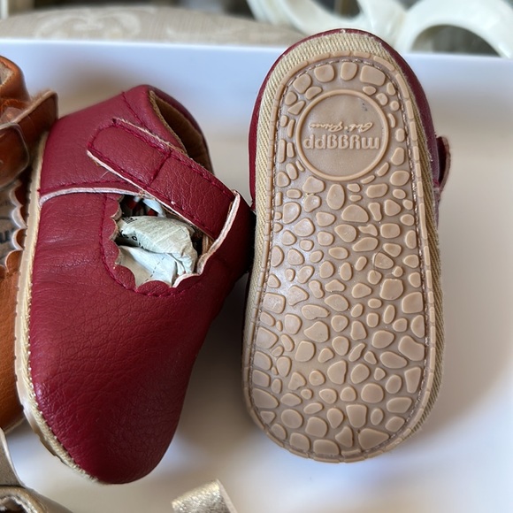 LOT of 4 pairs of baby shoes. EUC - Picture 6 of 6